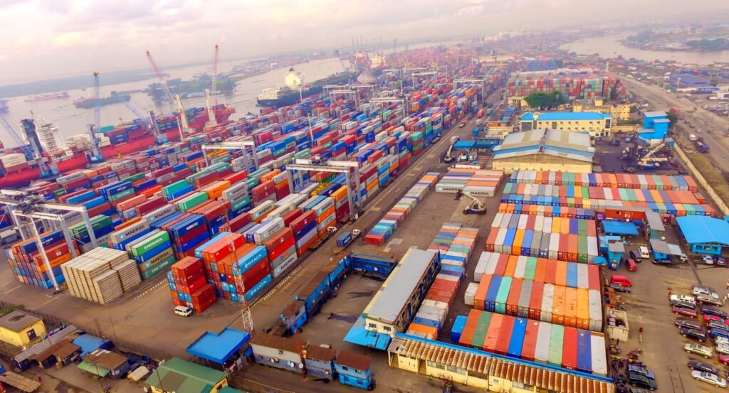 A picture of cargoes at the port